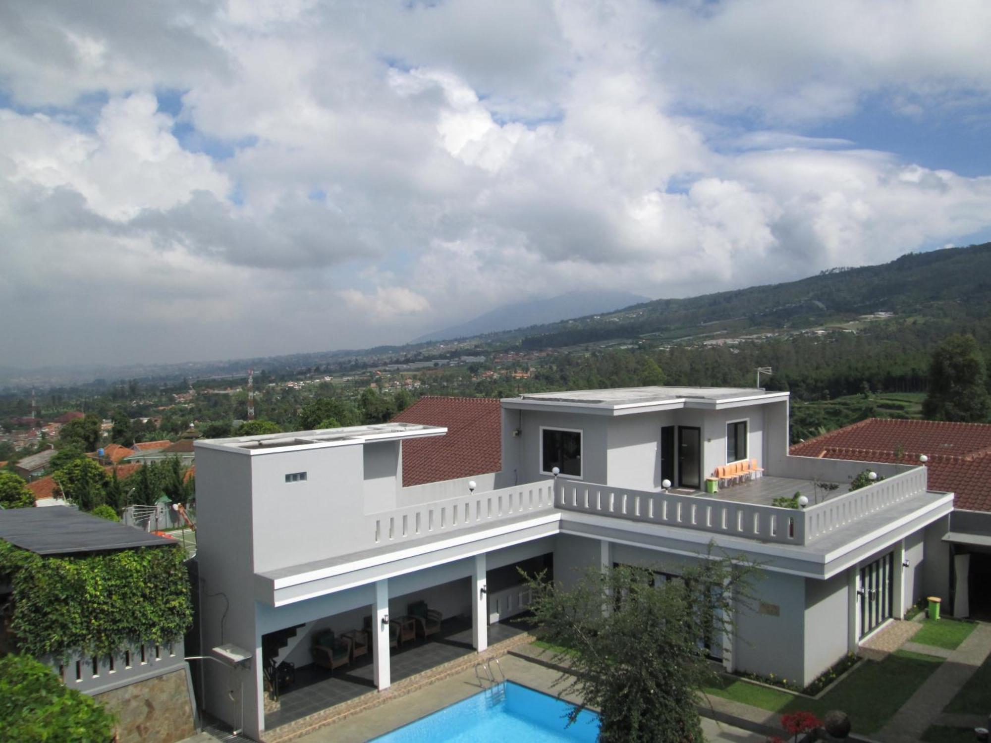 Osmond Villa Resort Lembang Buitenkant foto