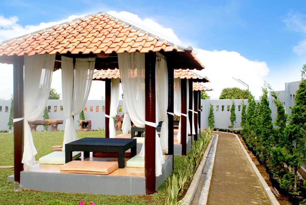 Osmond Villa Resort Lembang Buitenkant foto