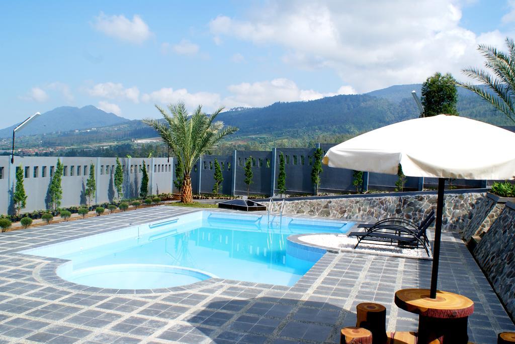 Osmond Villa Resort Lembang Buitenkant foto