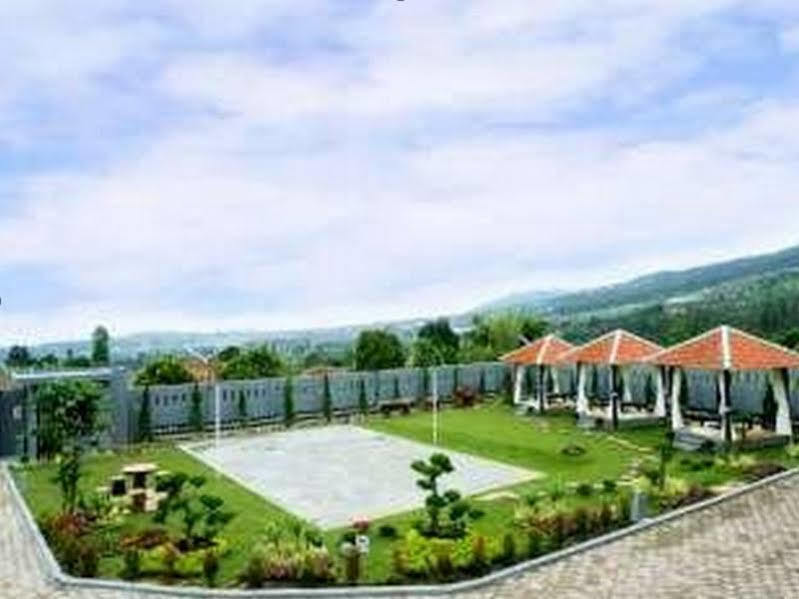 Osmond Villa Resort Lembang Buitenkant foto