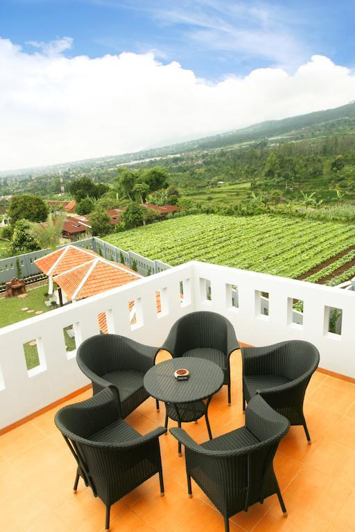 Osmond Villa Resort Lembang Buitenkant foto